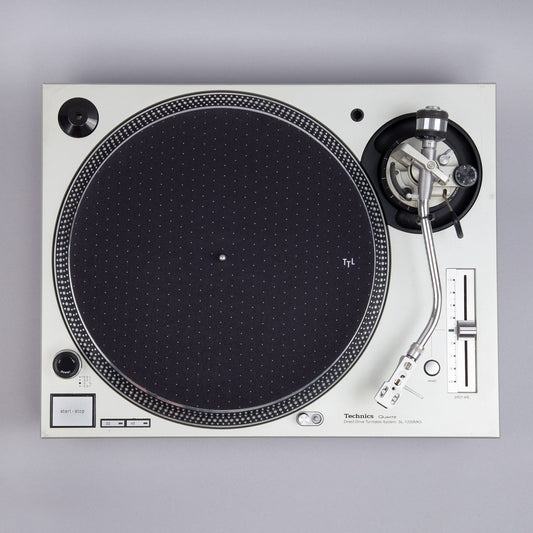 Tapis glissant à motif de points pour platine vinyle (Noir)